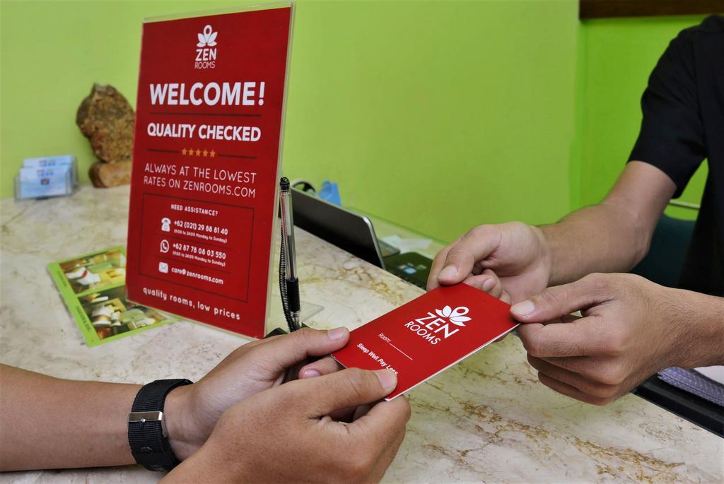 Zen Rooms Rujia Pecenongan جاكرتا المظهر الخارجي الصورة