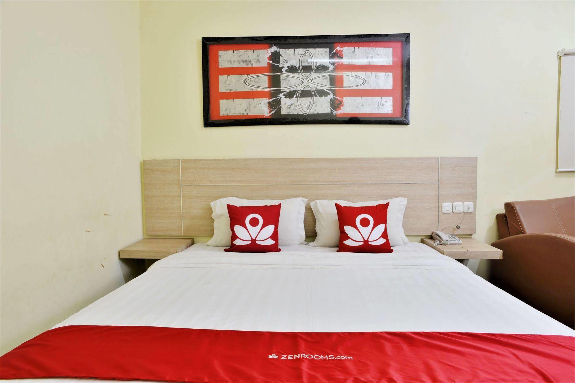 Zen Rooms Rujia Pecenongan جاكرتا المظهر الخارجي الصورة