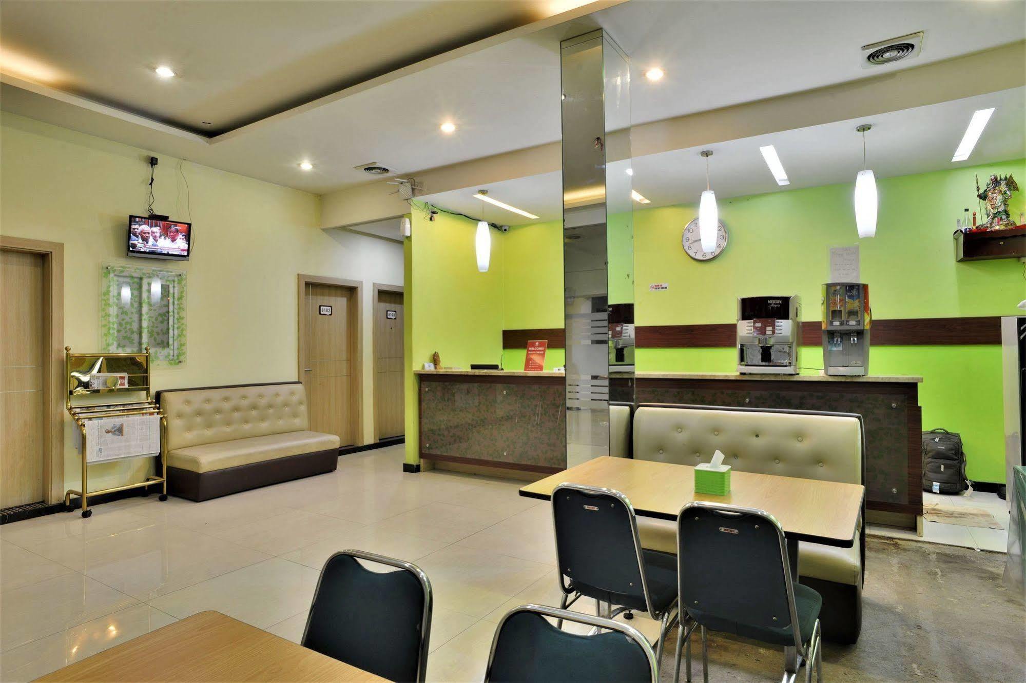 Zen Rooms Rujia Pecenongan جاكرتا المظهر الخارجي الصورة